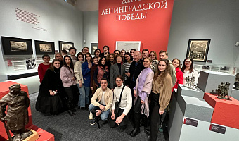 Слушатели мастерских Академии Н.С. Михалкова посетили выставку к 175-летию Василия Сурикова в Санкт-Петербурге